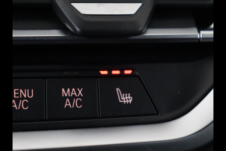 BMW 3-serie 320i High Executive | Sport Line | Leder | Harman/Kardon | Trekhaak | Stoelverwarming | Carplay | Sfeerverlichting | Navigatie | Live Cockpit | Full LED | 18'' | Parkeerhulp BMW 3-serie 320i High Executive | Sport Line | Leder | Harman/Kardon | Trekhaak | Stoelverwarming | Carplay | Sfeerverlichting | Navigatie | Live Cockpit | Full LED | 18'' | Parkeerhulp