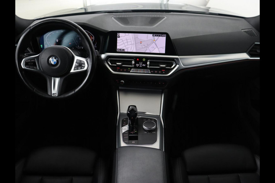 BMW 3-serie 320i High Executive | Sport Line | Leder | Harman/Kardon | Trekhaak | Stoelverwarming | Carplay | Sfeerverlichting | Navigatie | Live Cockpit | Full LED | 18'' | Parkeerhulp BMW 3-serie 320i High Executive | Sport Line | Leder | Harman/Kardon | Trekhaak | Stoelverwarming | Carplay | Sfeerverlichting | Navigatie | Live Cockpit | Full LED | 18'' | Parkeerhulp