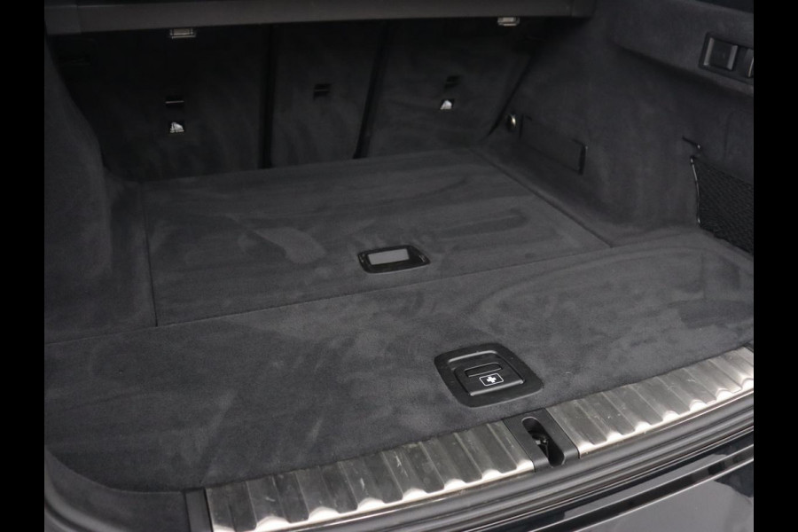 BMW 3-serie 320i High Executive | Sport Line | Leder | Harman/Kardon | Trekhaak | Stoelverwarming | Carplay | Sfeerverlichting | Navigatie | Live Cockpit | Full LED | 18'' | Parkeerhulp BMW 3-serie 320i High Executive | Sport Line | Leder | Harman/Kardon | Trekhaak | Stoelverwarming | Carplay | Sfeerverlichting | Navigatie | Live Cockpit | Full LED | 18'' | Parkeerhulp