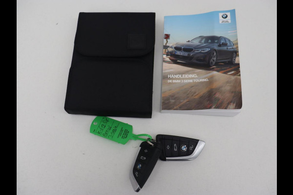 BMW 3-serie 320i High Executive | Sport Line | Leder | Harman/Kardon | Trekhaak | Stoelverwarming | Carplay | Sfeerverlichting | Navigatie | Live Cockpit | Full LED | 18'' | Parkeerhulp BMW 3-serie 320i High Executive | Sport Line | Leder | Harman/Kardon | Trekhaak | Stoelverwarming | Carplay | Sfeerverlichting | Navigatie | Live Cockpit | Full LED | 18'' | Parkeerhulp