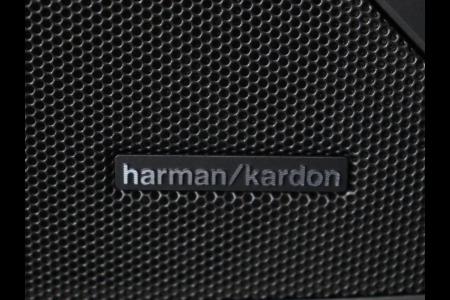 BMW 3-serie 320i High Executive | Sport Line | Leder | Harman/Kardon | Trekhaak | Stoelverwarming | Carplay | Sfeerverlichting | Navigatie | Live Cockpit | Full LED | 18'' | Parkeerhulp BMW 3-serie 320i High Executive | Sport Line | Leder | Harman/Kardon | Trekhaak | Stoelverwarming | Carplay | Sfeerverlichting | Navigatie | Live Cockpit | Full LED | 18'' | Parkeerhulp