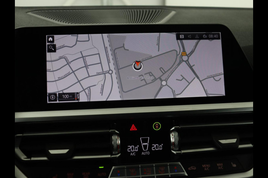 BMW 3-serie 320i High Executive | Sport Line | Leder | Harman/Kardon | Trekhaak | Stoelverwarming | Carplay | Sfeerverlichting | Navigatie | Live Cockpit | Full LED | 18'' | Parkeerhulp BMW 3-serie 320i High Executive | Sport Line | Leder | Harman/Kardon | Trekhaak | Stoelverwarming | Carplay | Sfeerverlichting | Navigatie | Live Cockpit | Full LED | 18'' | Parkeerhulp