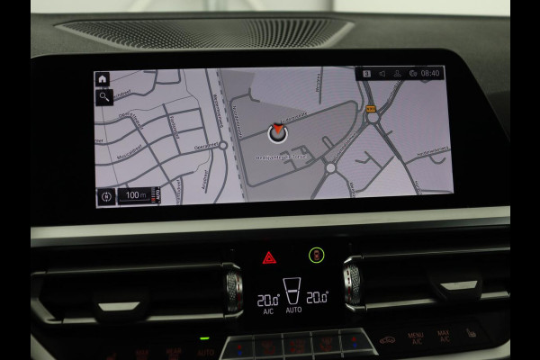 BMW 3-serie 320i High Executive | Sport Line | Leder | Harman/Kardon | Trekhaak | Stoelverwarming | Carplay | Sfeerverlichting | Navigatie | Live Cockpit | Full LED | 18'' | Parkeerhulp BMW 3-serie 320i High Executive | Sport Line | Leder | Harman/Kardon | Trekhaak | Stoelverwarming | Carplay | Sfeerverlichting | Navigatie | Live Cockpit | Full LED | 18'' | Parkeerhulp