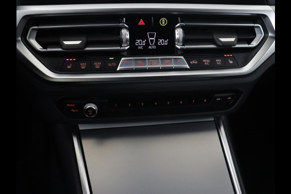 BMW 3-serie 320i High Executive | Sport Line | Leder | Harman/Kardon | Trekhaak | Stoelverwarming | Carplay | Sfeerverlichting | Navigatie | Live Cockpit | Full LED | 18'' | Parkeerhulp BMW 3-serie 320i High Executive | Sport Line | Leder | Harman/Kardon | Trekhaak | Stoelverwarming | Carplay | Sfeerverlichting | Navigatie | Live Cockpit | Full LED | 18'' | Parkeerhulp