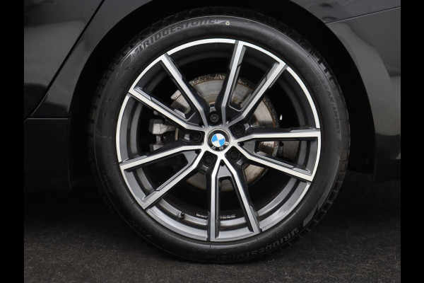 BMW 3-serie 320i High Executive | Sport Line | Leder | Harman/Kardon | Trekhaak | Stoelverwarming | Carplay | Sfeerverlichting | Navigatie | Live Cockpit | Full LED | 18'' | Parkeerhulp BMW 3-serie 320i High Executive | Sport Line | Leder | Harman/Kardon | Trekhaak | Stoelverwarming | Carplay | Sfeerverlichting | Navigatie | Live Cockpit | Full LED | 18'' | Parkeerhulp