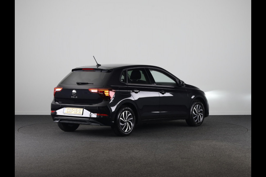 Volkswagen Polo 1.0 TSI Life Edition 95 pk | Verlengde garantie | Navigatie via App | Parkeersensoren achter | Achteruitrijcamera | Autom. airco |