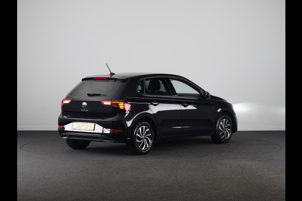 Volkswagen Polo 1.0 TSI Life Edition 95 pk | Verlengde garantie | Navigatie via App | Parkeersensoren achter | Achteruitrijcamera | Autom. airco |