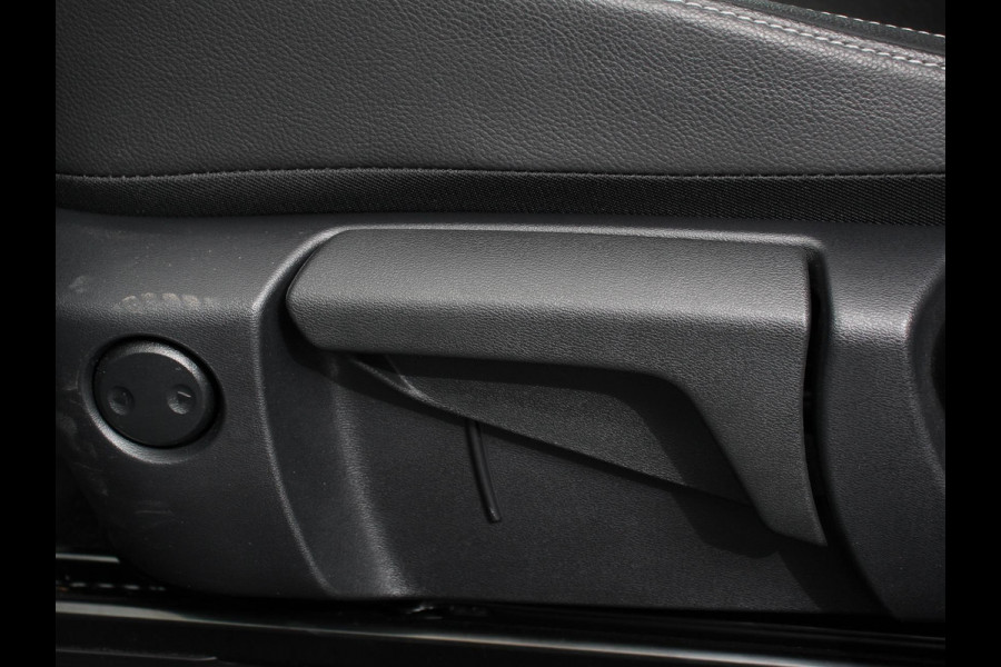 Nissan QASHQAI 1.3 MHEV Automaat N-Connecta | Navigatie | Climate Control | Sfeerverlichting | Camera 360 | Led | Dab | Verwarmde voorstoelen | Adaptive Cruise Control | Digitale Cockpit | Lichtmetalen Velgen Nissan QASHQAI 1.3 MHEV Automaat N-Connecta | Navigatie | Climate Control | Sfeerverlichting | Camera 360 | Led | Dab | Verwarmde voorstoelen | Adaptive Cruise Control | Digitale Cockpit | Lichtmetalen Velgen