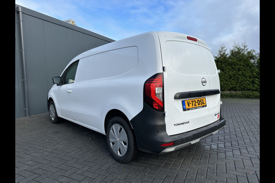 Nissan Townstar N-Connecta TEKNA L2H1 / 45 kWh / 100% Elektrisch / Fabrieksgarantie / 4.368 km / Camera / ECC / Cruise / Apple carplay / Android Nissan Townstar N-Connecta TEKNA L2H1 / 45 kWh / 100% Elektrisch / Fabrieksgarantie / 4.368 km / Camera / ECC / Cruise / Apple carplay / Android