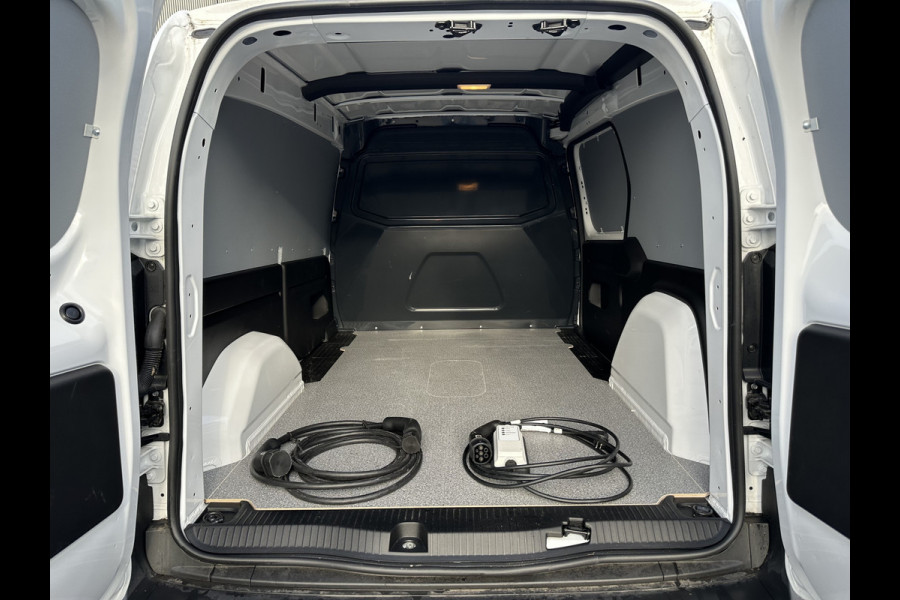 Nissan Townstar N-Connecta TEKNA L2H1 / 45 kWh / 100% Elektrisch / Fabrieksgarantie / 4.368 km / Camera / ECC / Cruise / Apple carplay / Android Nissan Townstar N-Connecta TEKNA L2H1 / 45 kWh / 100% Elektrisch / Fabrieksgarantie / 4.368 km / Camera / ECC / Cruise / Apple carplay / Android