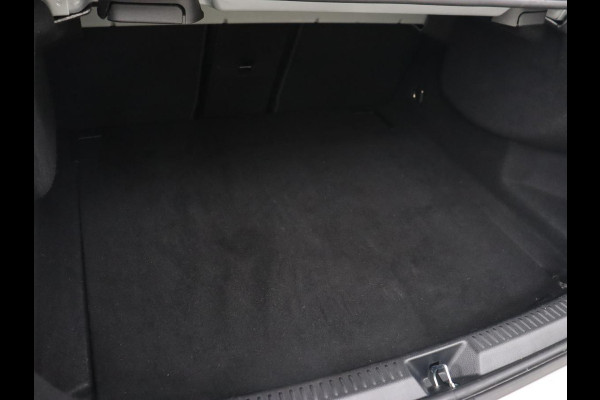 Mercedes-Benz A-Klasse 200 AMG | Panoramadak | Carplay | Memory | Matrix LED | Leder/Alcantara | Keyless | Sfeerverlichting | Camera | Park Assist | Navigatie | Widescreen