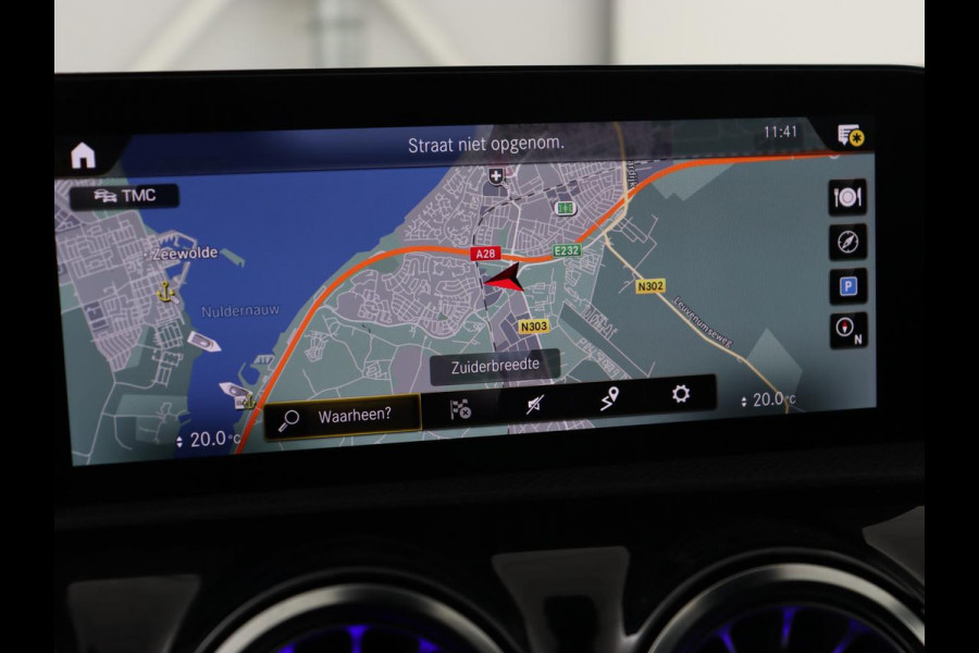 Mercedes-Benz A-Klasse 200 AMG | Panoramadak | Carplay | Memory | Matrix LED | Leder/Alcantara | Keyless | Sfeerverlichting | Camera | Park Assist | Navigatie | Widescreen