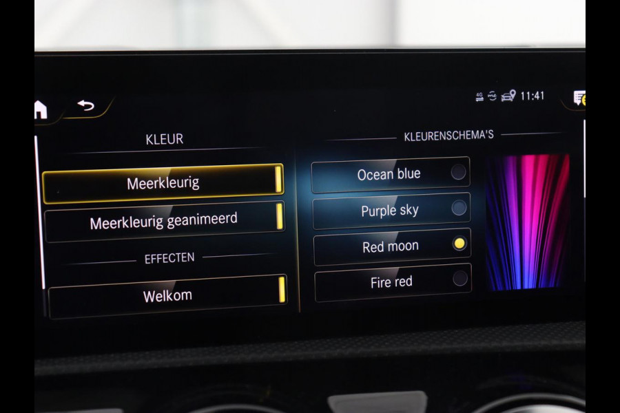Mercedes-Benz A-Klasse 200 AMG | Panoramadak | Carplay | Memory | Matrix LED | Leder/Alcantara | Keyless | Sfeerverlichting | Camera | Park Assist | Navigatie | Widescreen