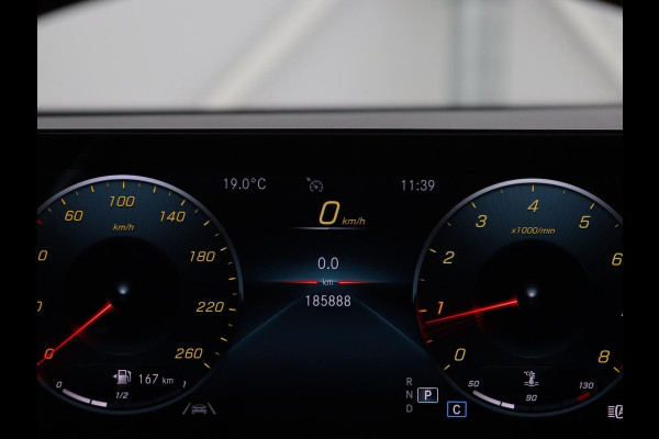 Mercedes-Benz A-Klasse 200 AMG | Panoramadak | Carplay | Memory | Matrix LED | Leder/Alcantara | Keyless | Sfeerverlichting | Camera | Park Assist | Navigatie | Widescreen