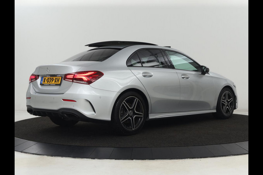 Mercedes-Benz A-Klasse 200 AMG | Panoramadak | Carplay | Memory | Matrix LED | Leder/Alcantara | Keyless | Sfeerverlichting | Camera | Park Assist | Navigatie | Widescreen