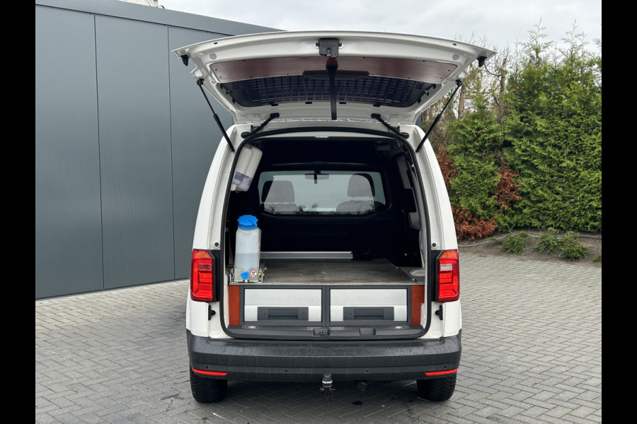 Volkswagen Caddy 2.0 TDI 123 PK / L1H1 / 4x4 / 4Motion / 1e EIG. / ACHTERKLEP / TREKHAAK / INRICHTING / AIRCO / CRUISE / NAVI / APPLE CARPLAY