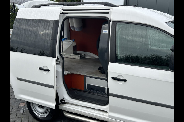 Volkswagen Caddy 2.0 TDI 123 PK / L1H1 / 4x4 / 4Motion / 1e EIG. / ACHTERKLEP / TREKHAAK / INRICHTING / AIRCO / CRUISE / NAVI / APPLE CARPLAY