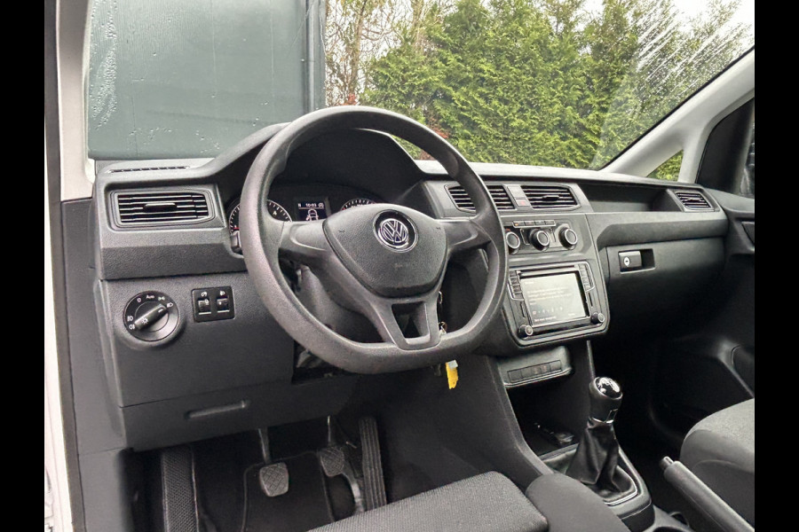 Volkswagen Caddy 2.0 TDI 123 PK / L1H1 / 4x4 / 4Motion / 1e EIG. / ACHTERKLEP / TREKHAAK / INRICHTING / AIRCO / CRUISE / NAVI / APPLE CARPLAY