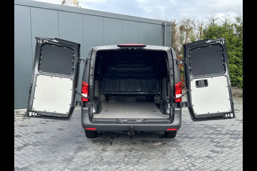 Mercedes-Benz Vito 110 CDI 110 PK / L2H1 / 1e EIGENAAR / TREKHAAK / AIRCO / BLUETOOTH Mercedes-Benz Vito 110 CDI 110 PK / L2H1 / 1e EIGENAAR / TREKHAAK / AIRCO / BLUETOOTH