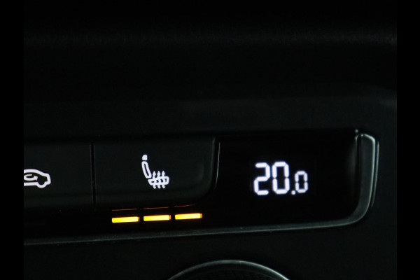 Volkswagen Tiguan Allspace 1.5 TSI R Line 7-Persoons | Panoramadak | Stoelverwarming | Trekhaak | Massage | Keyless | 19'' | Camera | Carplay | Adaptive cruise | Full LED | Navigatie