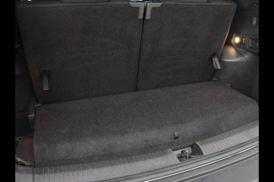 Volkswagen Tiguan Allspace 1.5 TSI R Line 7-Persoons | Panoramadak | Stoelverwarming | Trekhaak | Massage | Keyless | 19'' | Camera | Carplay | Adaptive cruise | Full LED | Navigatie