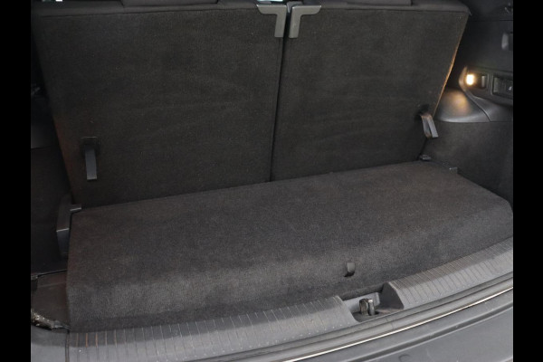 Volkswagen Tiguan Allspace 1.5 TSI R Line 7-Persoons | Panoramadak | Stoelverwarming | Trekhaak | Massage | Keyless | 19'' | Camera | Carplay | Adaptive cruise | Full LED | Navigatie