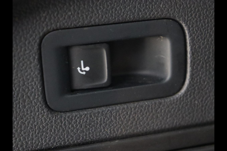 Volkswagen Tiguan Allspace 1.5 TSI R Line 7-Persoons | Panoramadak | Stoelverwarming | Trekhaak | Massage | Keyless | 19'' | Camera | Carplay | Adaptive cruise | Full LED | Navigatie