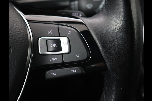 Volkswagen Tiguan Allspace 1.5 TSI R Line 7-Persoons | Panoramadak | Stoelverwarming | Trekhaak | Massage | Keyless | 19'' | Camera | Carplay | Adaptive cruise | Full LED | Navigatie