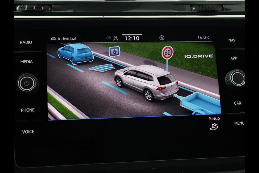 Volkswagen Tiguan Allspace 1.5 TSI R Line 7-Persoons | Panoramadak | Stoelverwarming | Trekhaak | Massage | Keyless | 19'' | Camera | Carplay | Adaptive cruise | Full LED | Navigatie