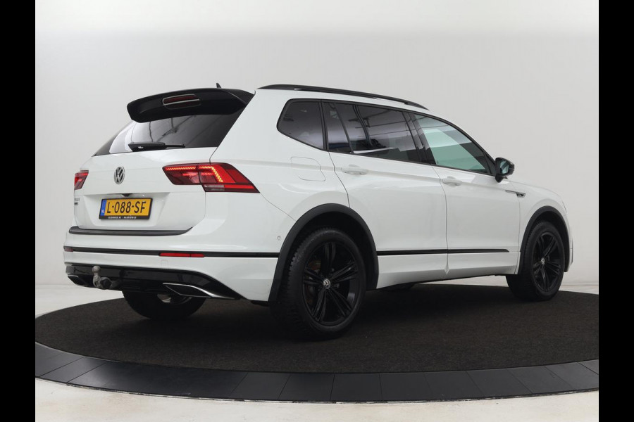 Volkswagen Tiguan Allspace 1.5 TSI R Line 7-Persoons | Panoramadak | Stoelverwarming | Trekhaak | Massage | Keyless | 19'' | Camera | Carplay | Adaptive cruise | Full LED | Navigatie