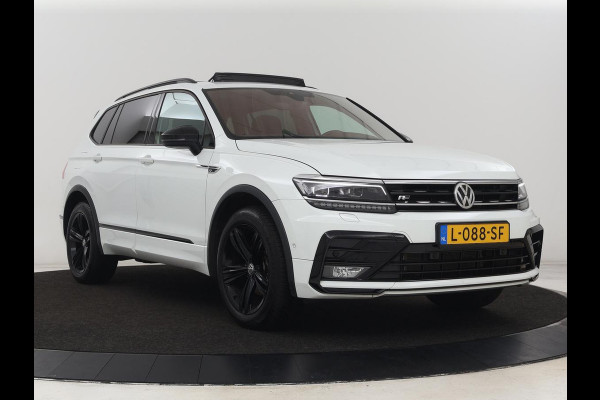 Volkswagen Tiguan Allspace 1.5 TSI R Line 7-Persoons | Panoramadak | Stoelverwarming | Trekhaak | Massage | Keyless | 19'' | Camera | Carplay | Adaptive cruise | Full LED | Navigatie