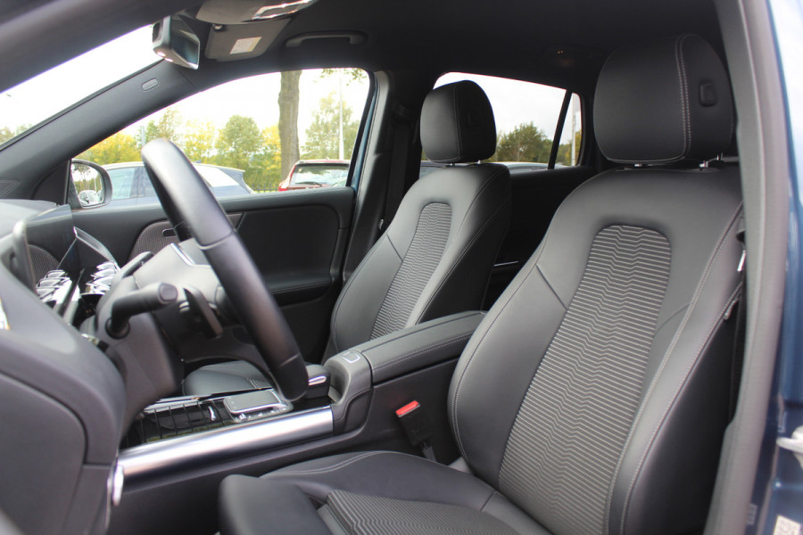 Mercedes-Benz EQA 250 Business Solution Luxury 67 kWh / SoH 97.3% / Camera / Navigatie / Half leder / 18'' / Stoelverwarming / DAB / Cruise Control