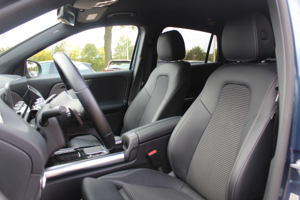 Mercedes-Benz EQA 250 Business Solution Luxury 67 kWh / SoH 97.3% / Camera / Navigatie / Half leder / 18'' / Stoelverwarming / DAB / Cruise Control