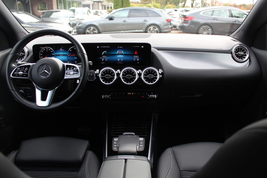Mercedes-Benz EQA 250 Business Solution Luxury 67 kWh / SoH 97.3% / Camera / Navigatie / Half leder / 18'' / Stoelverwarming / DAB / Cruise Control
