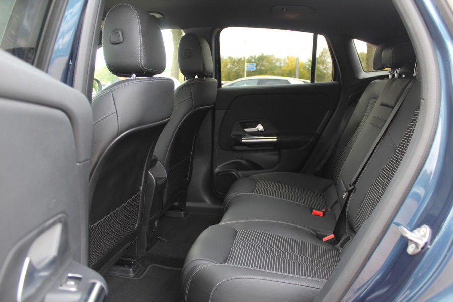 Mercedes-Benz EQA 250 Business Solution Luxury 67 kWh / SoH 97.3% / Camera / Navigatie / Half leder / 18'' / Stoelverwarming / DAB / Cruise Control