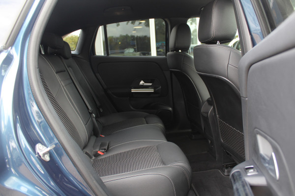 Mercedes-Benz EQA 250 Business Solution Luxury 67 kWh / SoH 97.3% / Camera / Navigatie / Half leder / 18'' / Stoelverwarming / DAB / Cruise Control