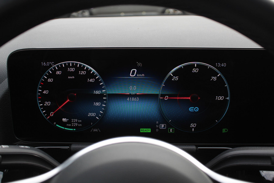 Mercedes-Benz EQA 250 Business Solution Luxury 67 kWh / SoH 97.3% / Camera / Navigatie / Half leder / 18'' / Stoelverwarming / DAB / Cruise Control