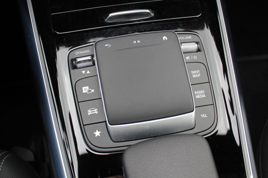 Mercedes-Benz EQA 250 Business Solution Luxury 67 kWh / SoH 97.3% / Camera / Navigatie / Half leder / 18'' / Stoelverwarming / DAB / Cruise Control