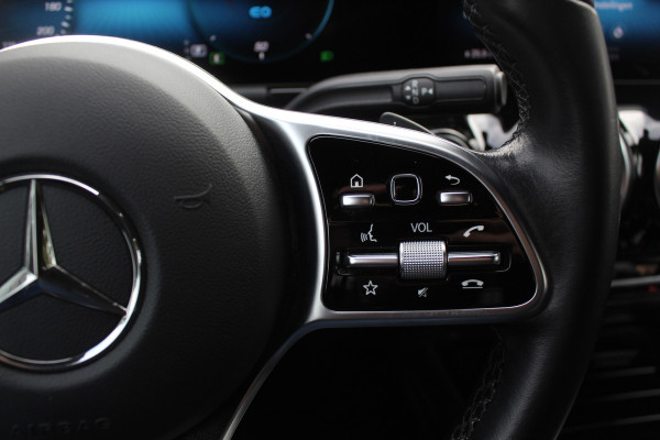 Mercedes-Benz EQA 250 Business Solution Luxury 67 kWh / SoH 97.3% / Camera / Navigatie / Half leder / 18'' / Stoelverwarming / DAB / Cruise Control