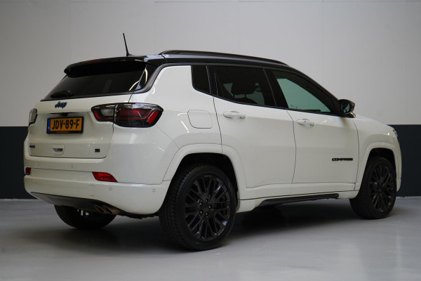 Jeep Compass 4xe 240 Plug-in Hybrid Electric S | Leder | Navigatie | Achteruitrijcamera | Stuurverwarming Jeep Compass 4xe 240 Plug-in Hybrid Electric S | Leder | Navigatie | Achteruitrijcamera | Stuurverwarming