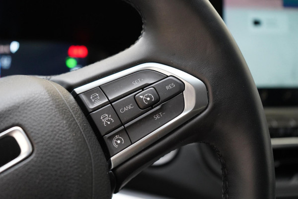 Jeep Compass 4xe 240 Plug-in Hybrid Electric S | Leder | Navigatie | Achteruitrijcamera | Stuurverwarming Jeep Compass 4xe 240 Plug-in Hybrid Electric S | Leder | Navigatie | Achteruitrijcamera | Stuurverwarming