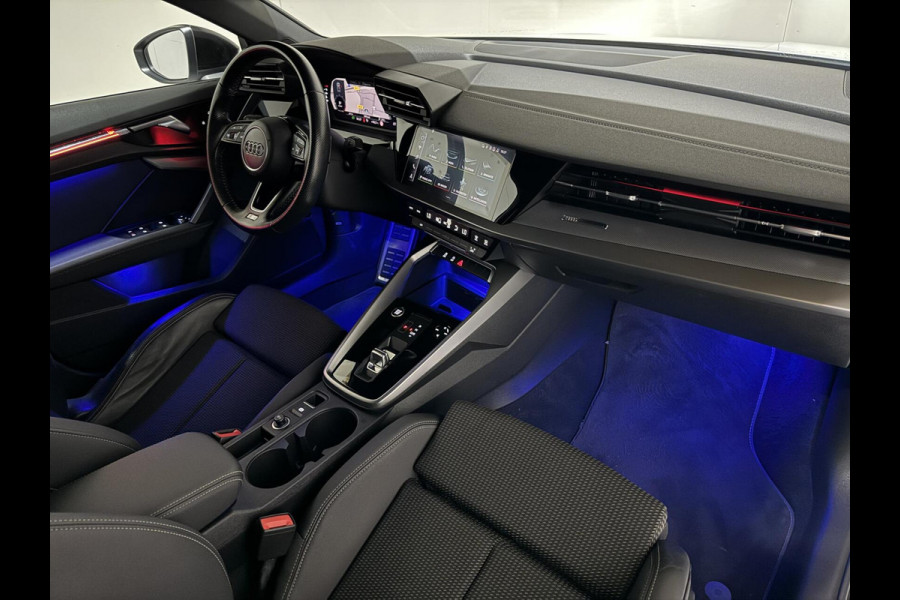 Audi A3 Limousine 35 TFSI S-Line Black Edition Sfeer Carplay NAP Audi A3 Limousine 35 TFSI S-Line Black Edition Sfeer Carplay NAP