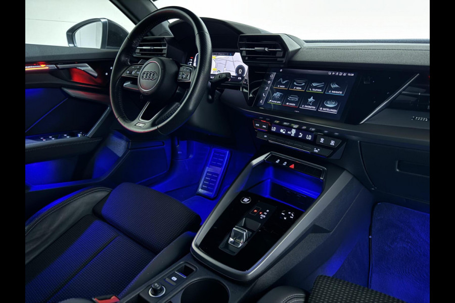 Audi A3 Limousine 35 TFSI S-Line Black Edition Sfeer Carplay NAP Audi A3 Limousine 35 TFSI S-Line Black Edition Sfeer Carplay NAP