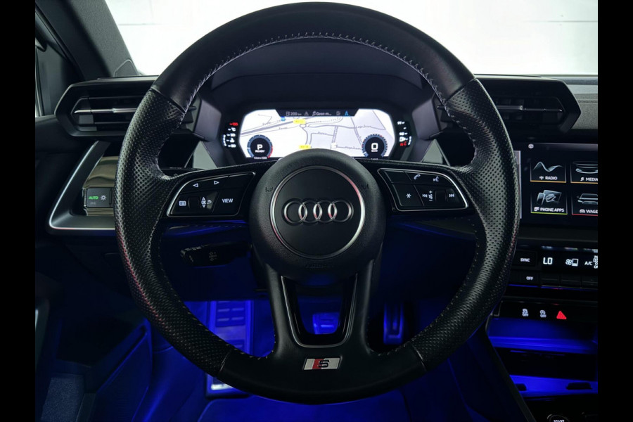 Audi A3 Limousine 35 TFSI S-Line Black Edition Sfeer Carplay NAP Audi A3 Limousine 35 TFSI S-Line Black Edition Sfeer Carplay NAP