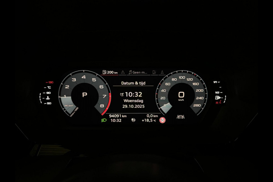 Audi A3 Limousine 35 TFSI S-Line Black Edition Sfeer Carplay NAP Audi A3 Limousine 35 TFSI S-Line Black Edition Sfeer Carplay NAP