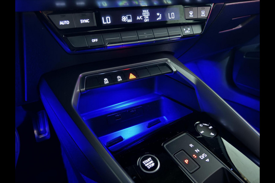 Audi A3 Limousine 35 TFSI S-Line Black Edition Sfeer Carplay NAP Audi A3 Limousine 35 TFSI S-Line Black Edition Sfeer Carplay NAP