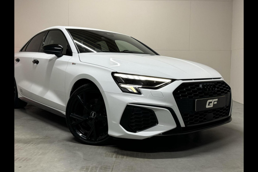 Audi A3 Limousine 35 TFSI S-Line Black Edition Sfeer Carplay NAP Audi A3 Limousine 35 TFSI S-Line Black Edition Sfeer Carplay NAP