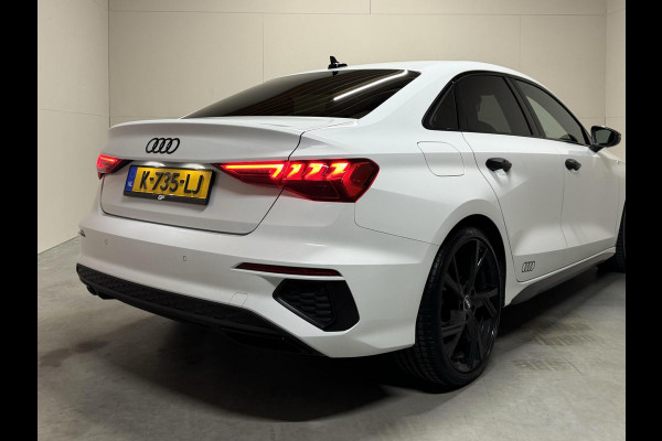 Audi A3 Limousine 35 TFSI S-Line Black Edition Sfeer Carplay NAP Audi A3 Limousine 35 TFSI S-Line Black Edition Sfeer Carplay NAP