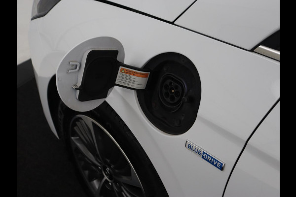 Hyundai IONIQ 1.6 GDi PHEV Premium | Stoelventilatie | Leder | Memory | Adaptive cruise | Stoel & stuurverwarming | Carplay | Navigatie | Camera | Plug In