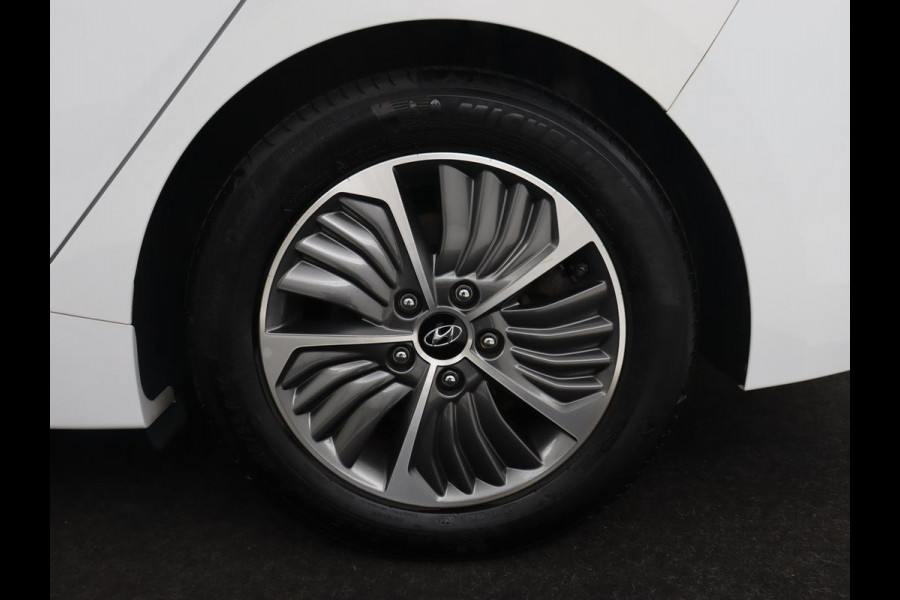 Hyundai IONIQ 1.6 GDi PHEV Premium | Stoelventilatie | Leder | Memory | Adaptive cruise | Stoel & stuurverwarming | Carplay | Navigatie | Camera | Plug In